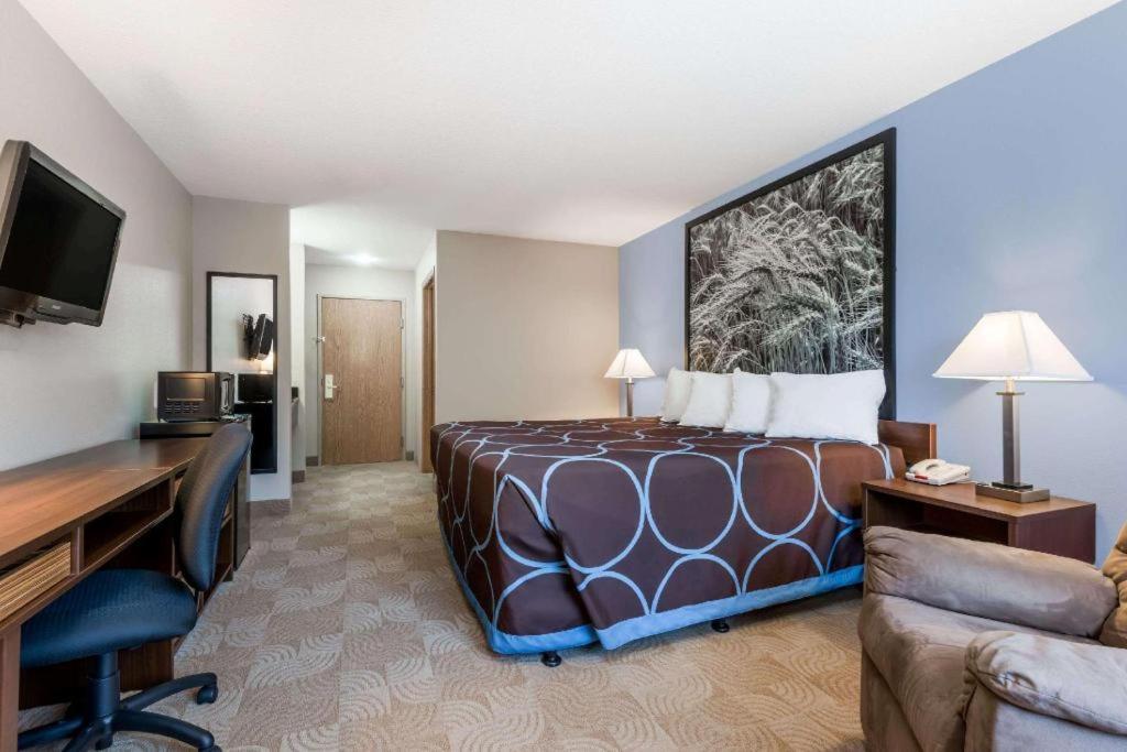 Super 8 By Wyndham Beloit Hotel Exterior photo